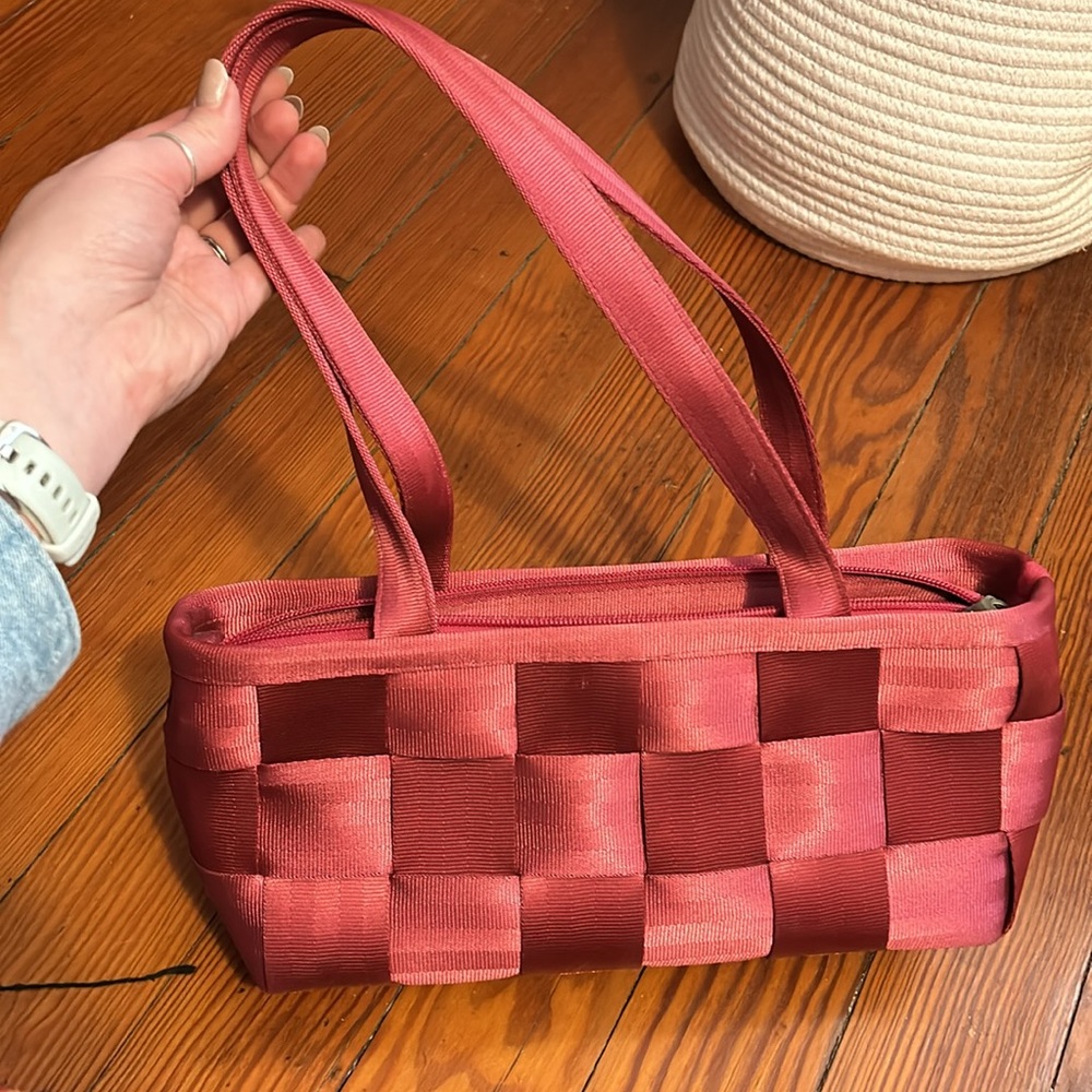 Harvey’s Seatbelt Bag - Picture 5 of 6